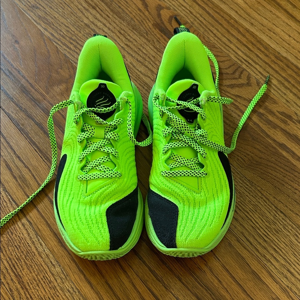 Under Armour Kids Neon Green and Black Sneakers